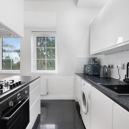 Roomy One Bed Loft Apartment Bishop's Stortford Exterior photo